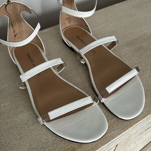 Tamara Mellon Flatline Sandals Flats Sandals Size 38.5 White Patent